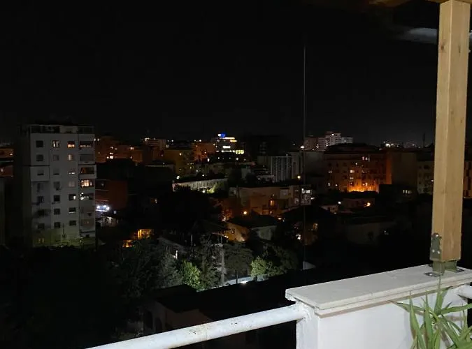 View 3 With To Double Rooms! Appartamento *